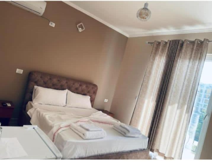 Hotel Fama Shkallnur Ngoại thất bức ảnh