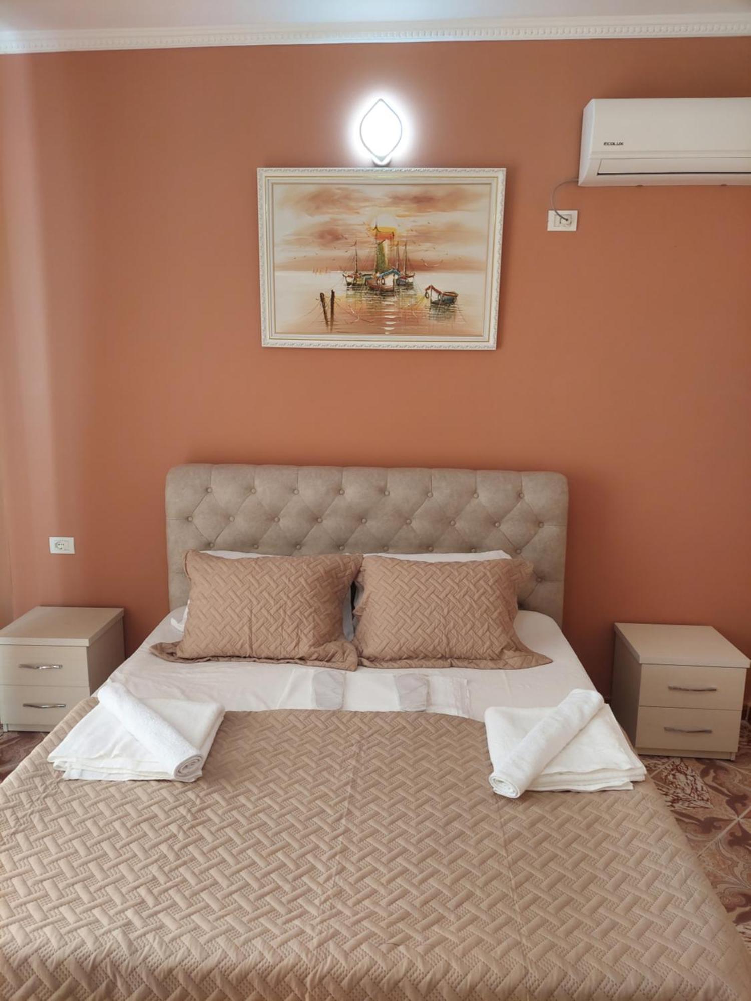 Hotel Fama Shkallnur Ngoại thất bức ảnh