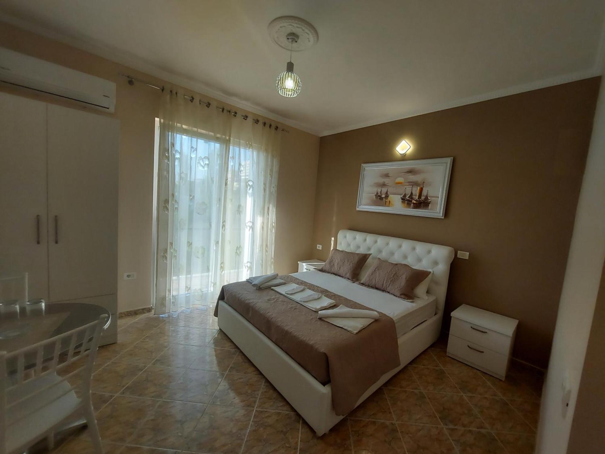Hotel Fama Shkallnur Ngoại thất bức ảnh