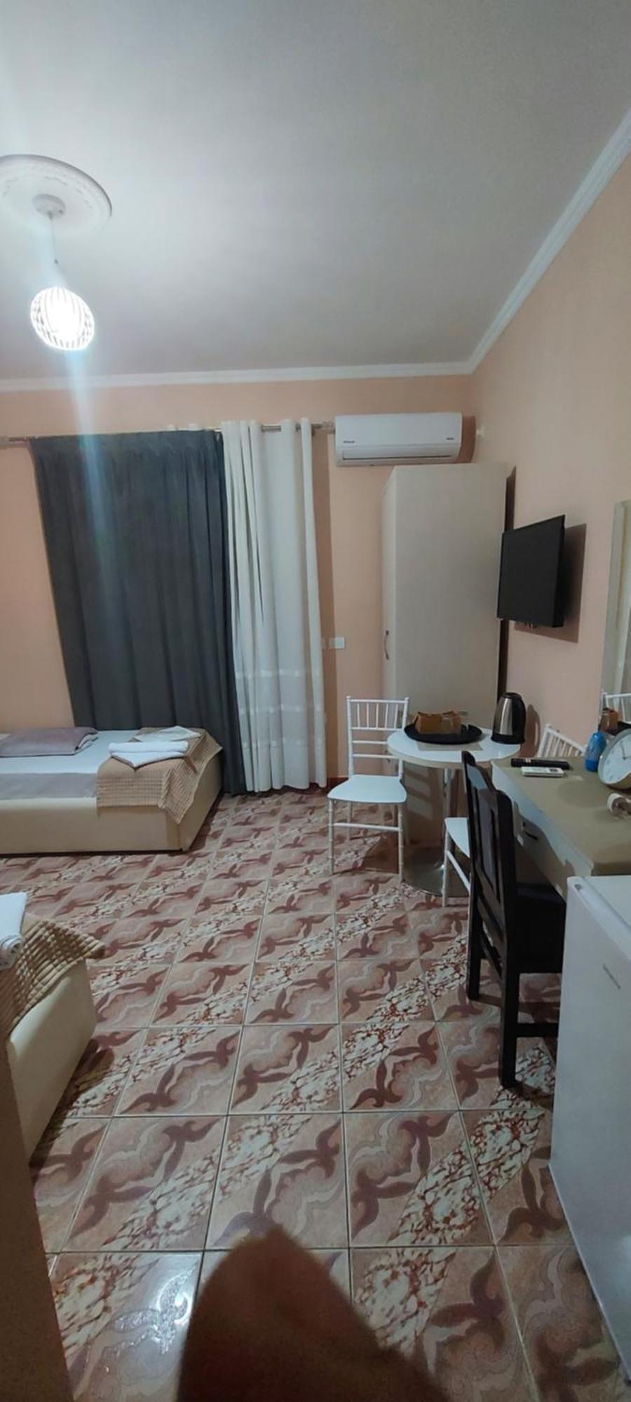 Hotel Fama Shkallnur Ngoại thất bức ảnh