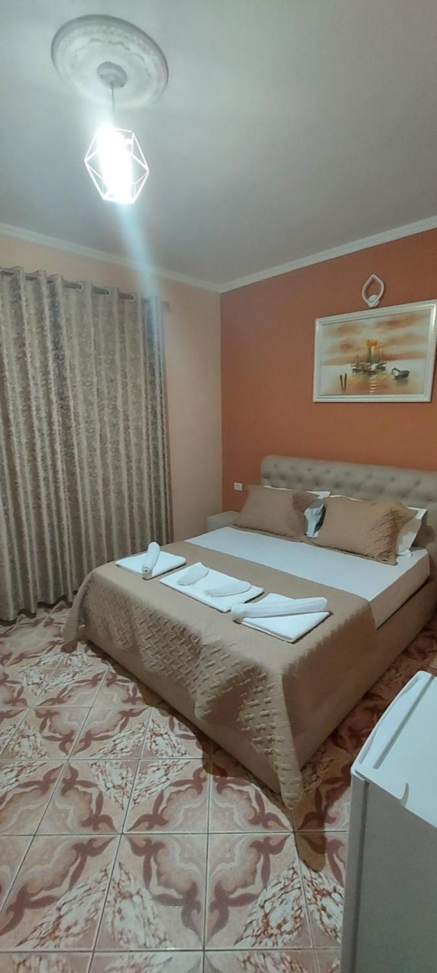 Hotel Fama Shkallnur Ngoại thất bức ảnh