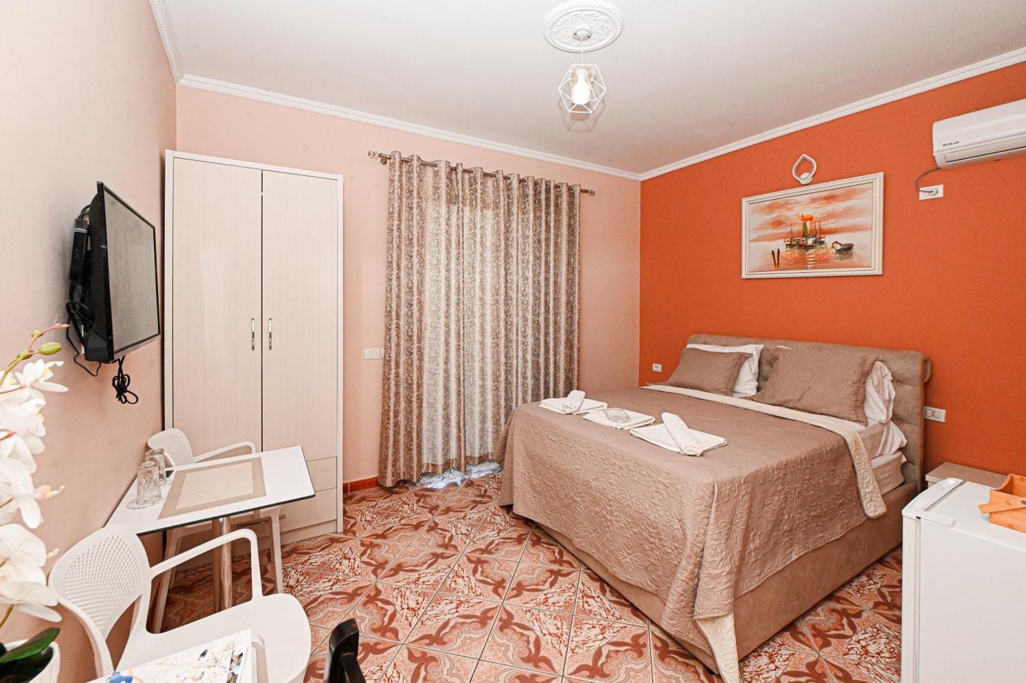 Hotel Fama Shkallnur Ngoại thất bức ảnh