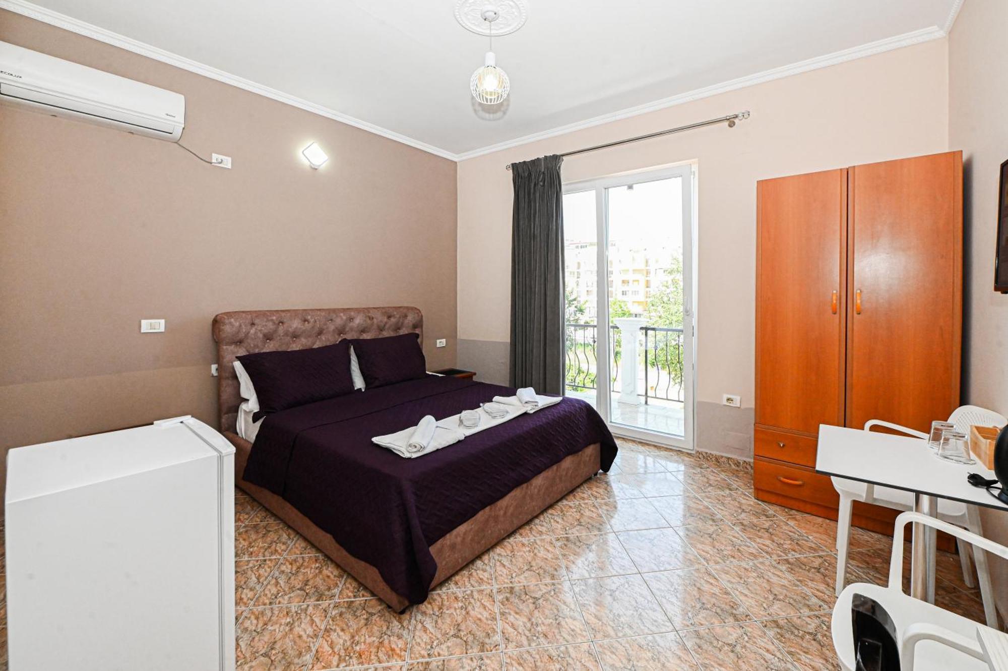 Hotel Fama Shkallnur Ngoại thất bức ảnh