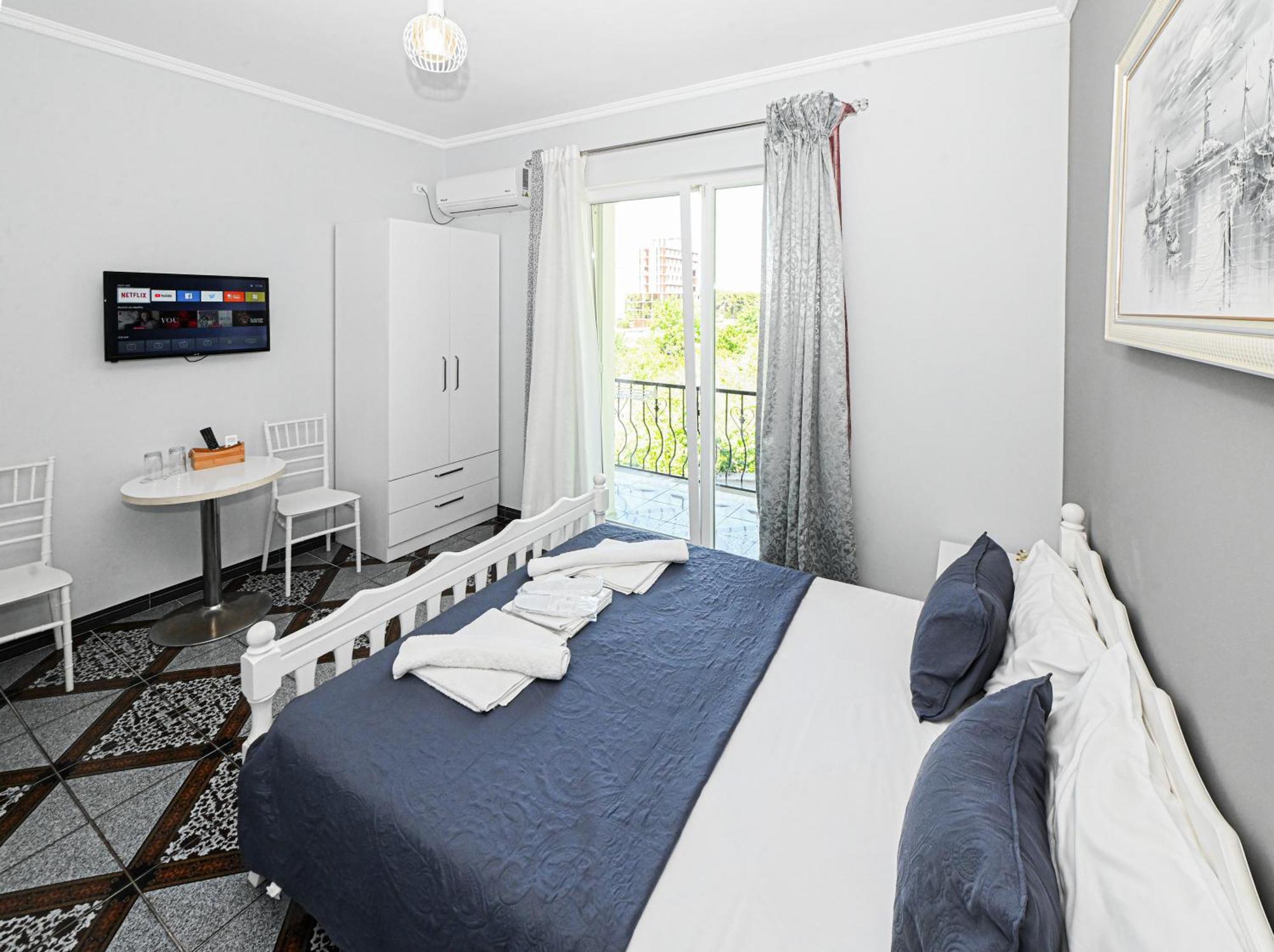 Hotel Fama Shkallnur Ngoại thất bức ảnh