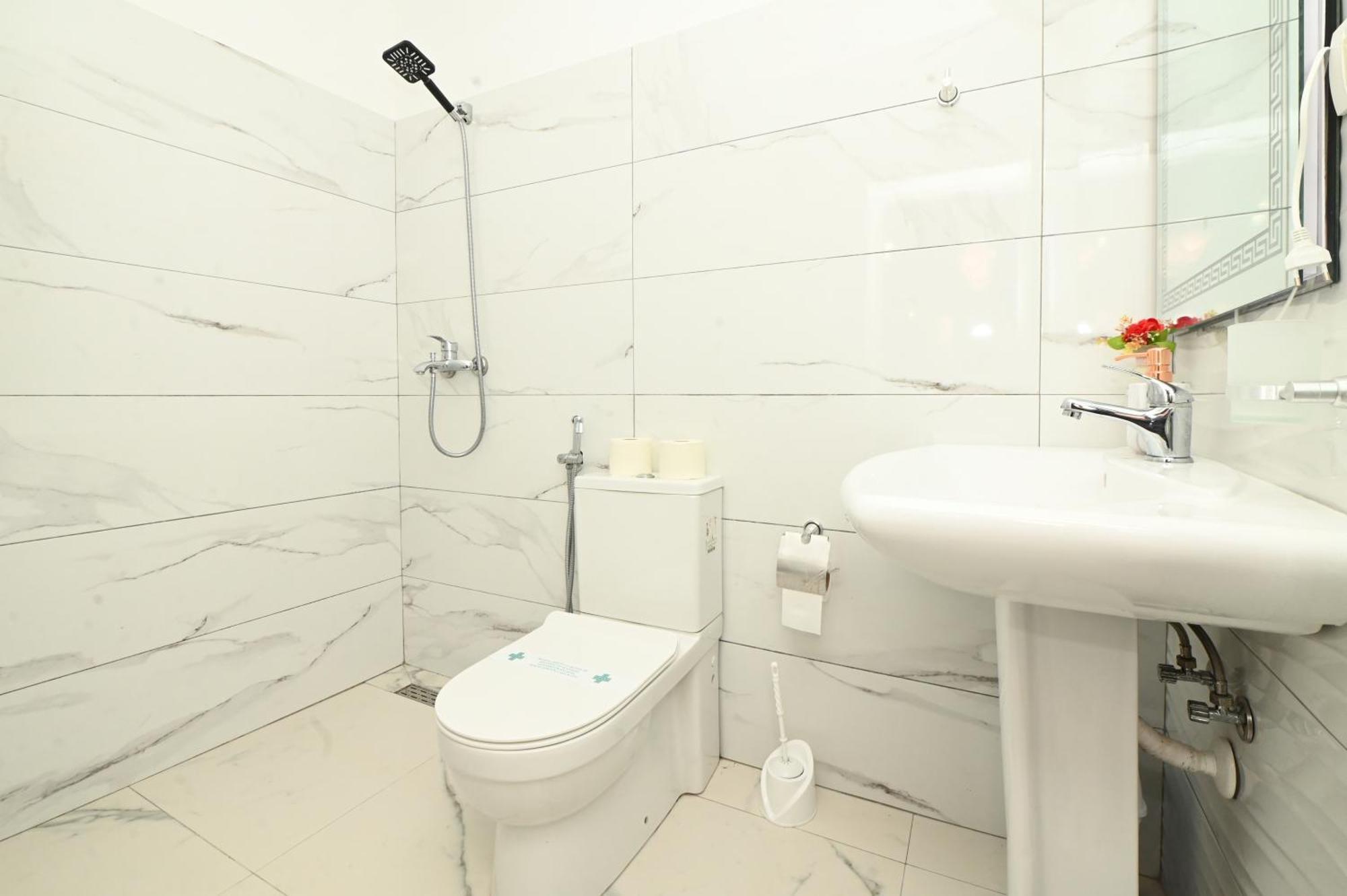 Hotel Fama Shkallnur Ngoại thất bức ảnh