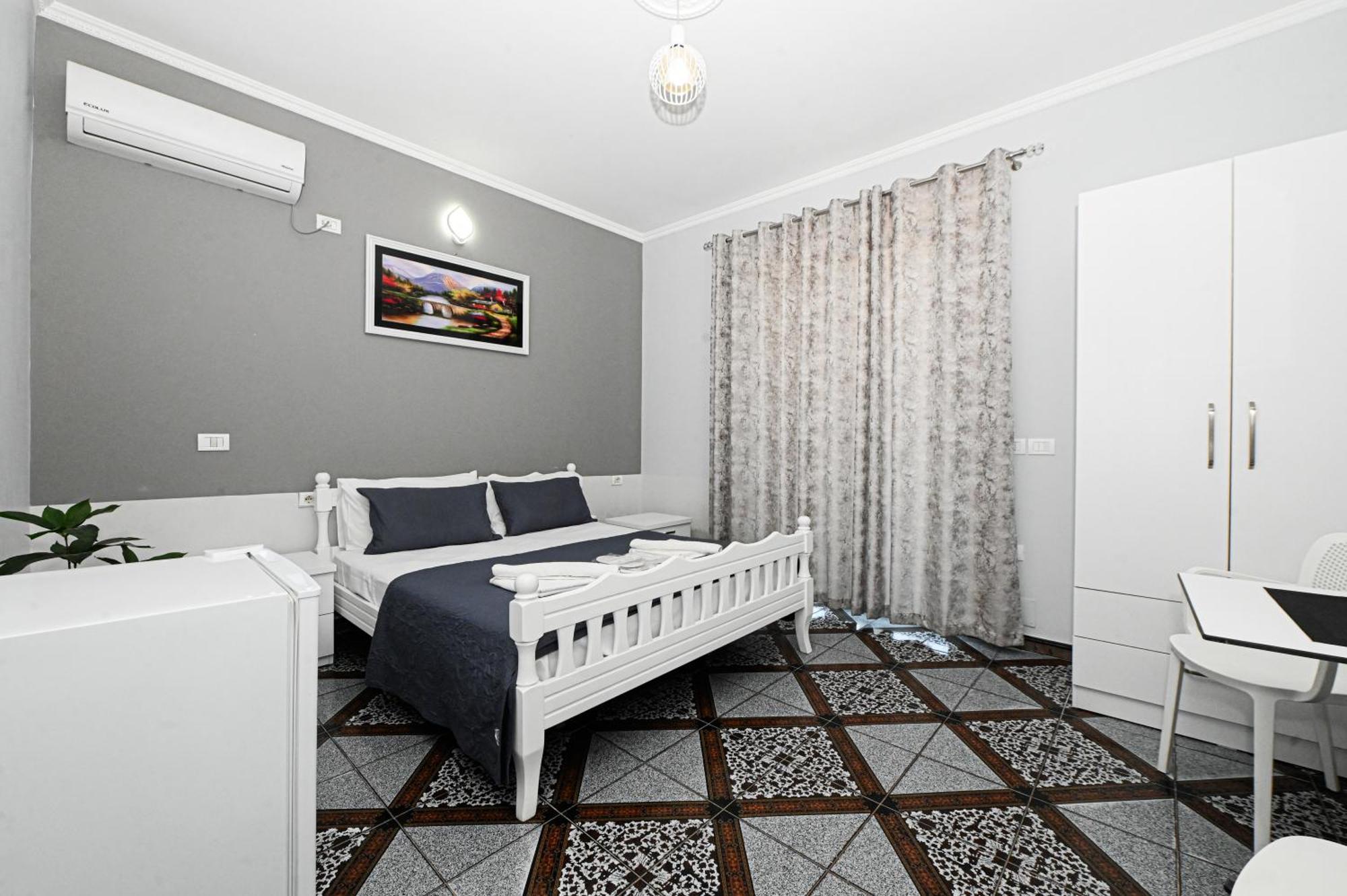 Hotel Fama Shkallnur Ngoại thất bức ảnh