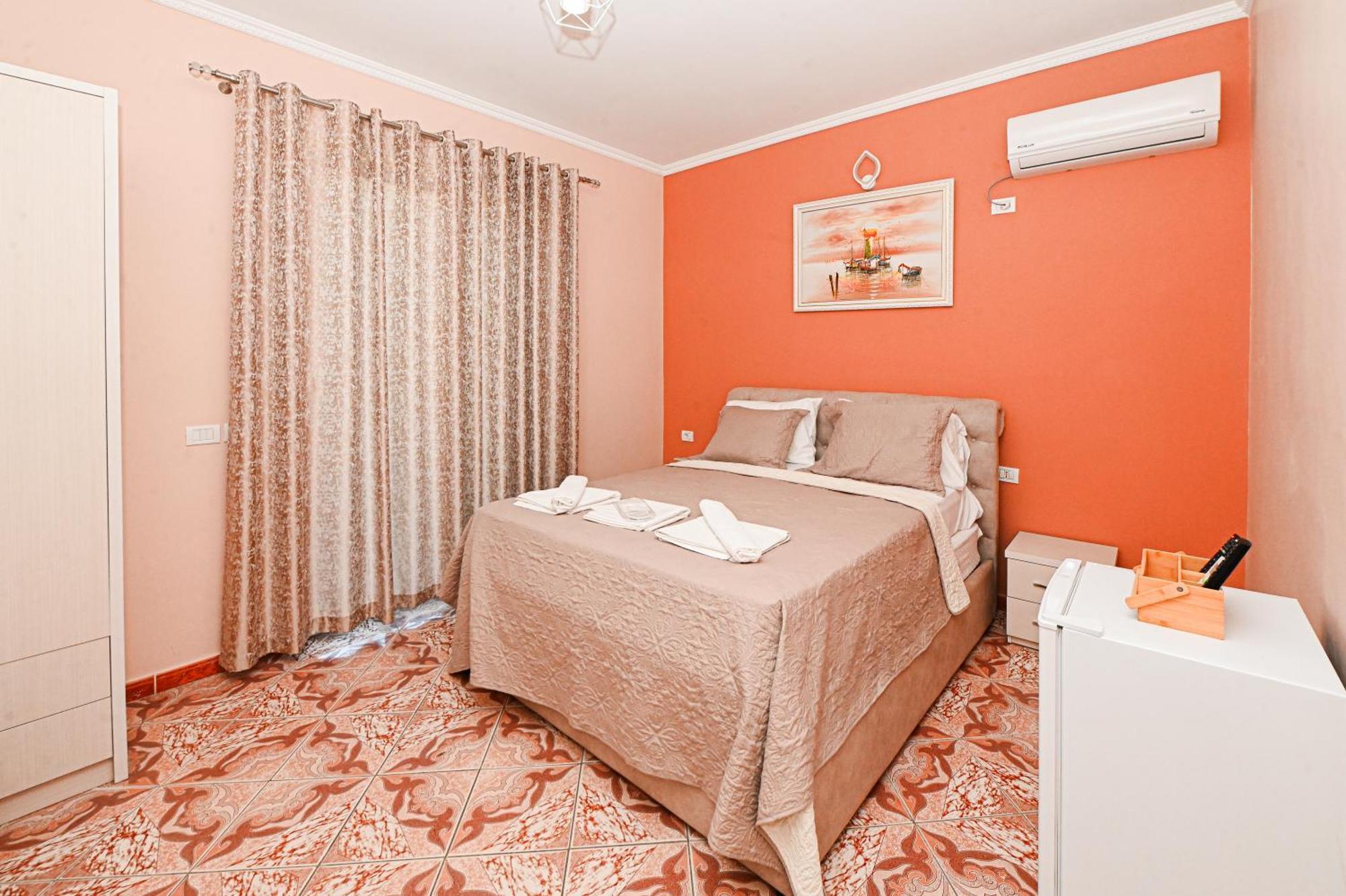 Hotel Fama Shkallnur Ngoại thất bức ảnh