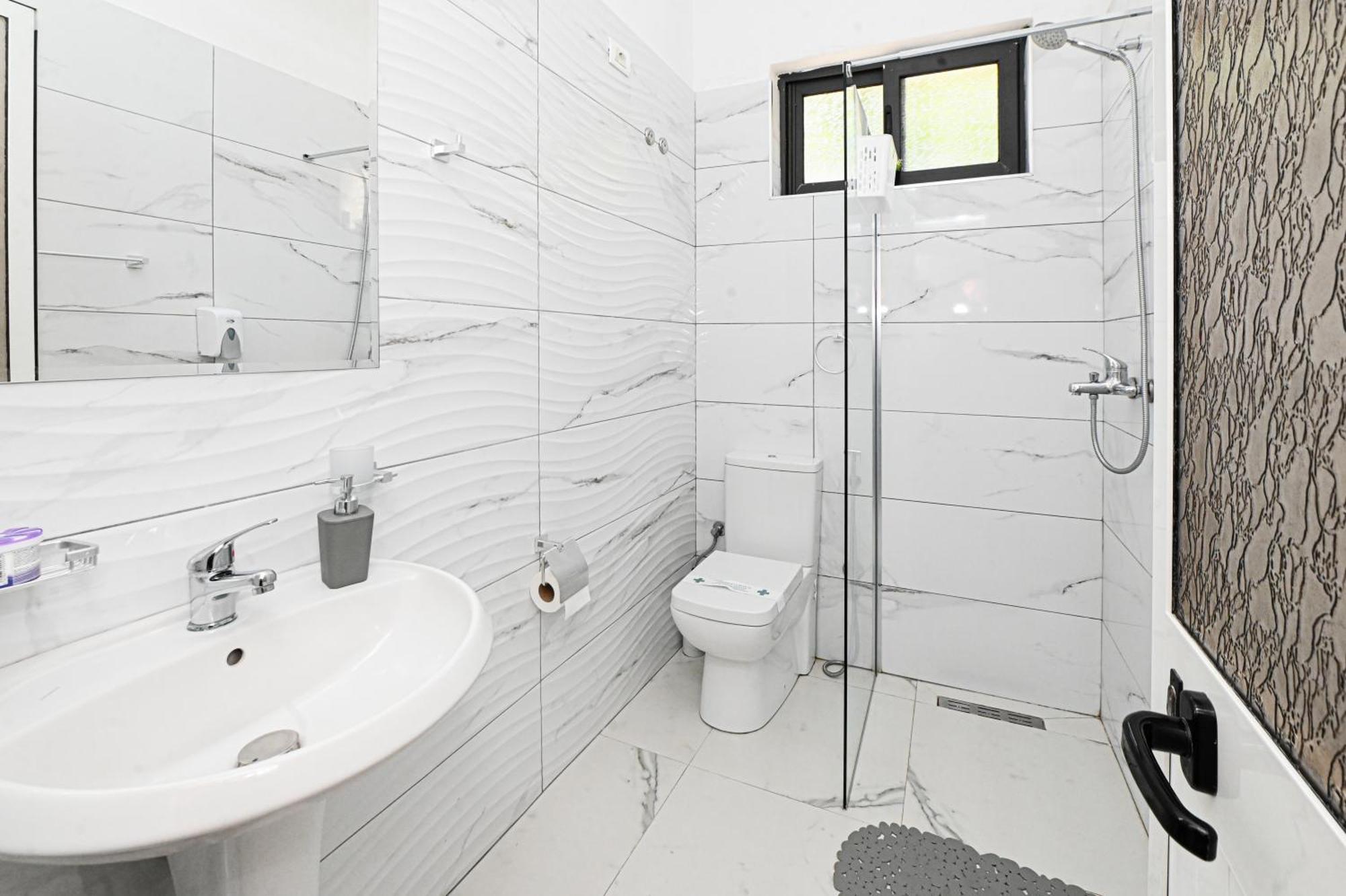 Hotel Fama Shkallnur Ngoại thất bức ảnh