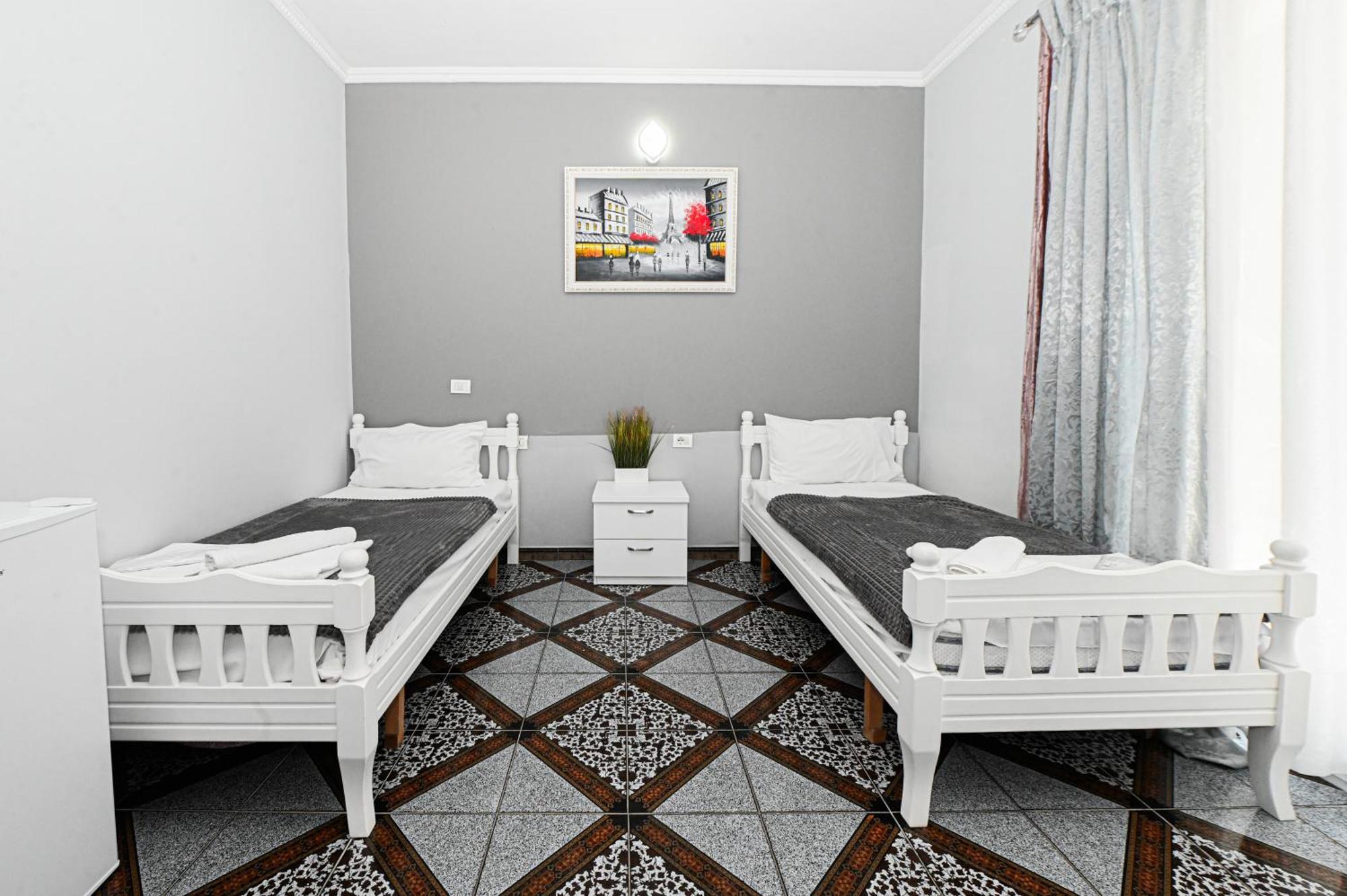 Hotel Fama Shkallnur Ngoại thất bức ảnh