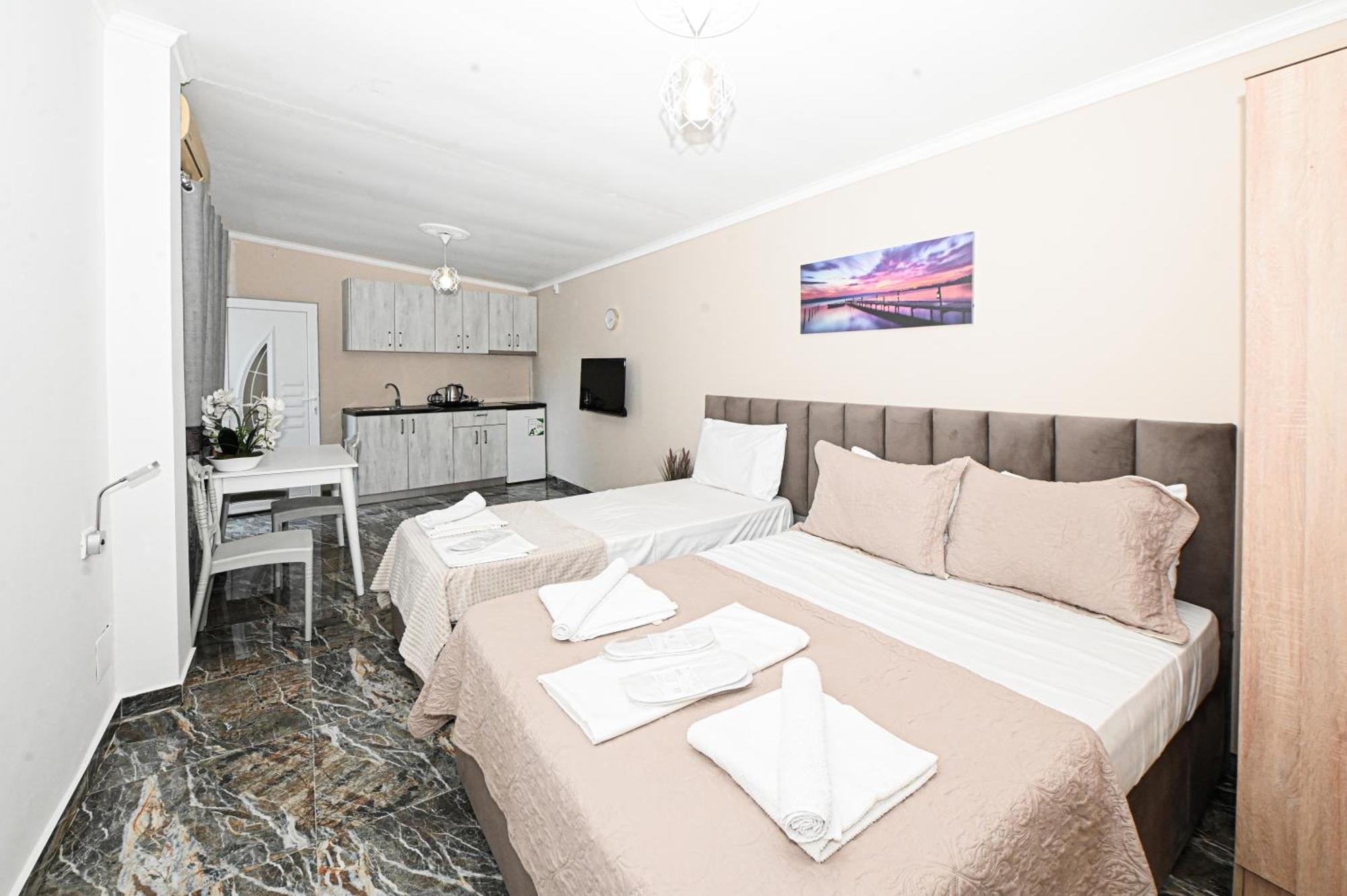 Hotel Fama Shkallnur Ngoại thất bức ảnh