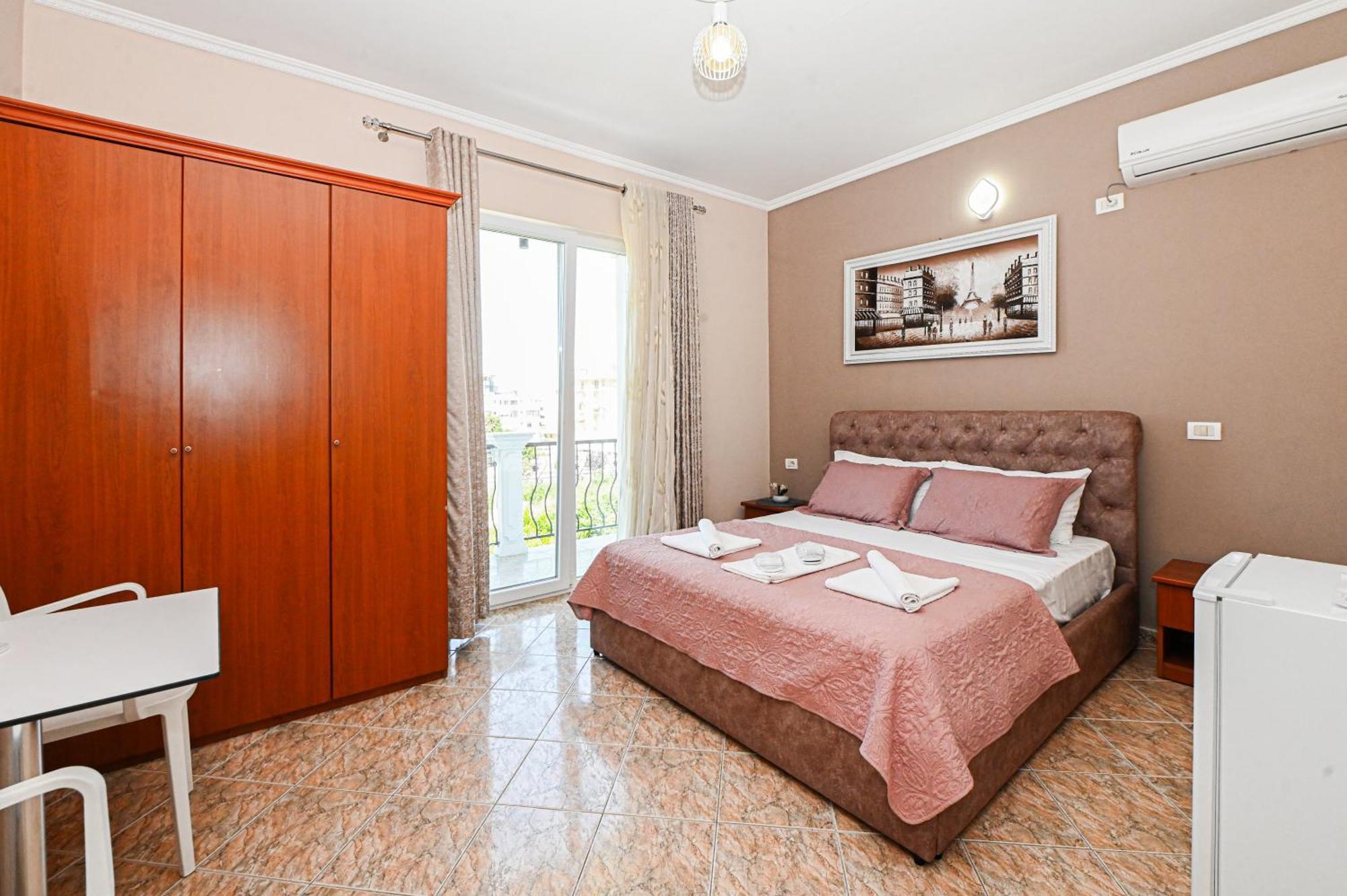 Hotel Fama Shkallnur Ngoại thất bức ảnh