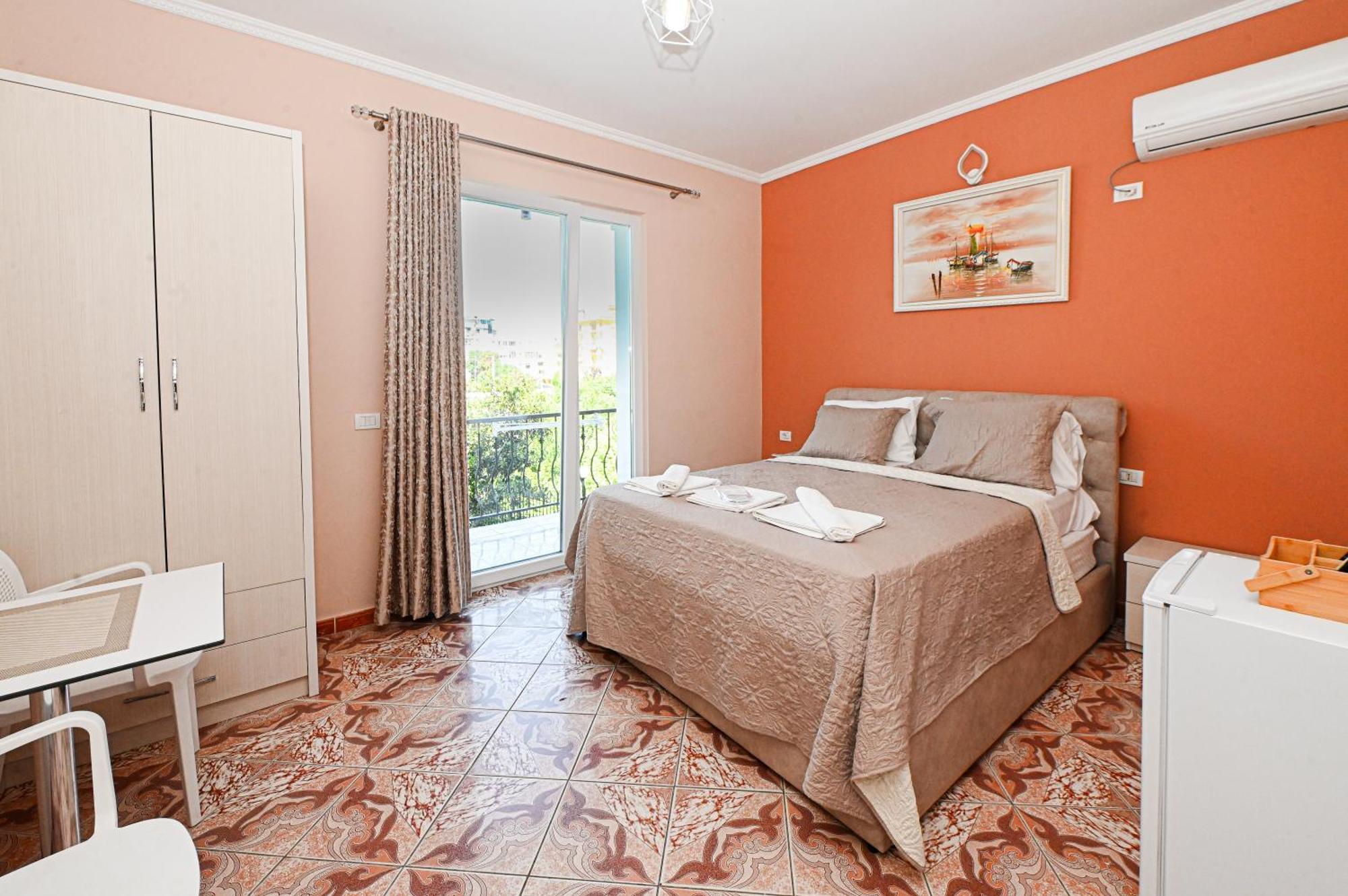 Hotel Fama Shkallnur Ngoại thất bức ảnh
