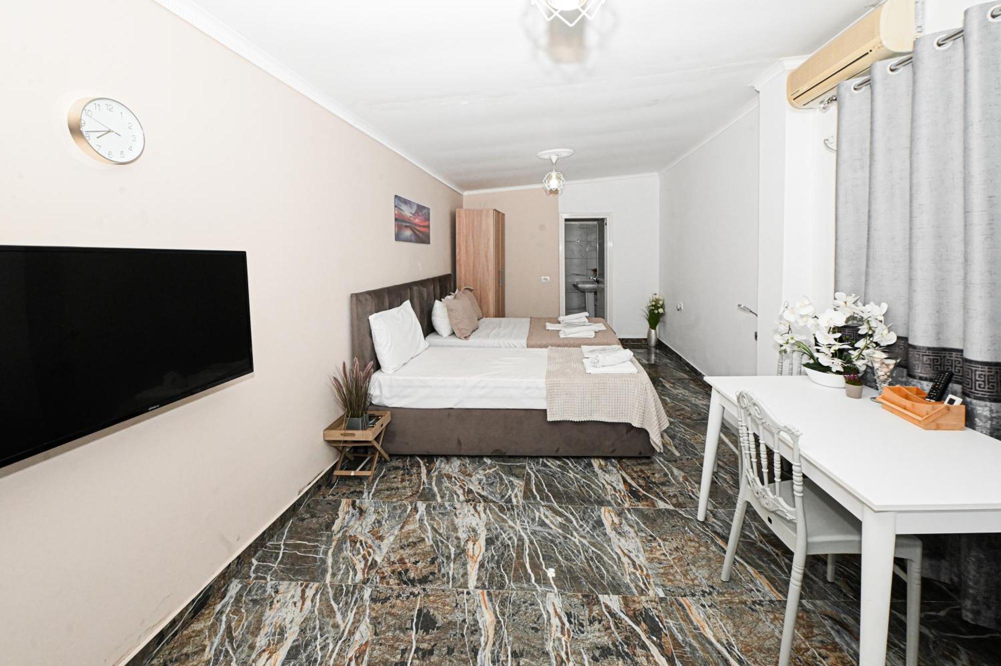 Hotel Fama Shkallnur Ngoại thất bức ảnh