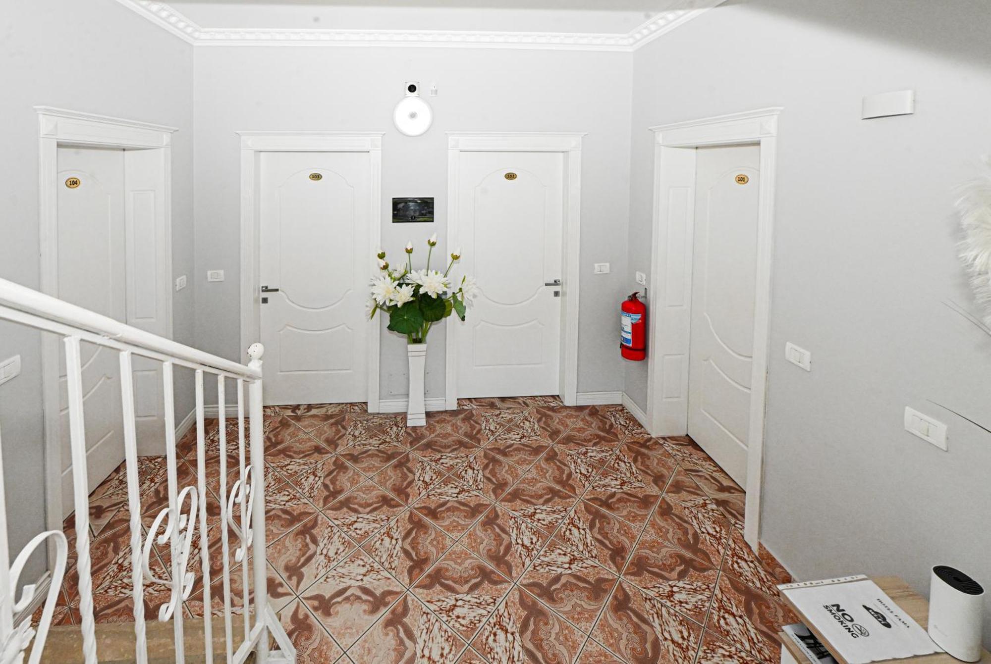 Hotel Fama Shkallnur Ngoại thất bức ảnh